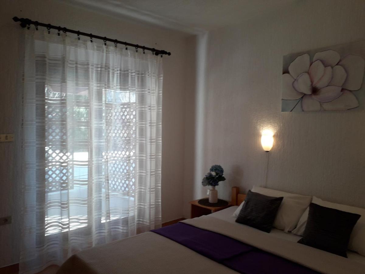Delfin Apartments Sveti Juraj Buitenkant foto