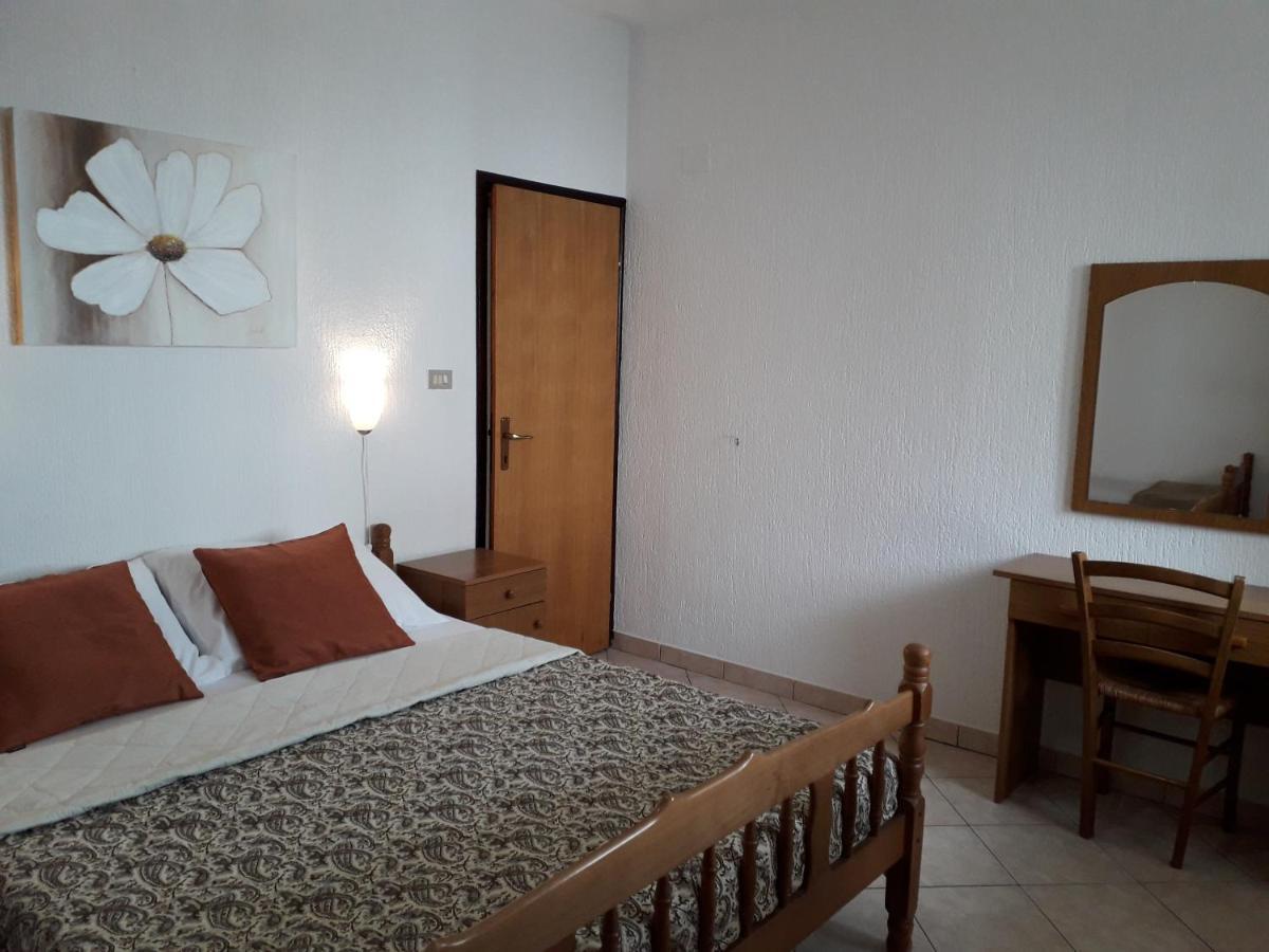 Delfin Apartments Sveti Juraj Buitenkant foto