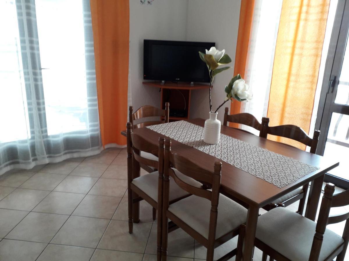 Delfin Apartments Sveti Juraj Buitenkant foto