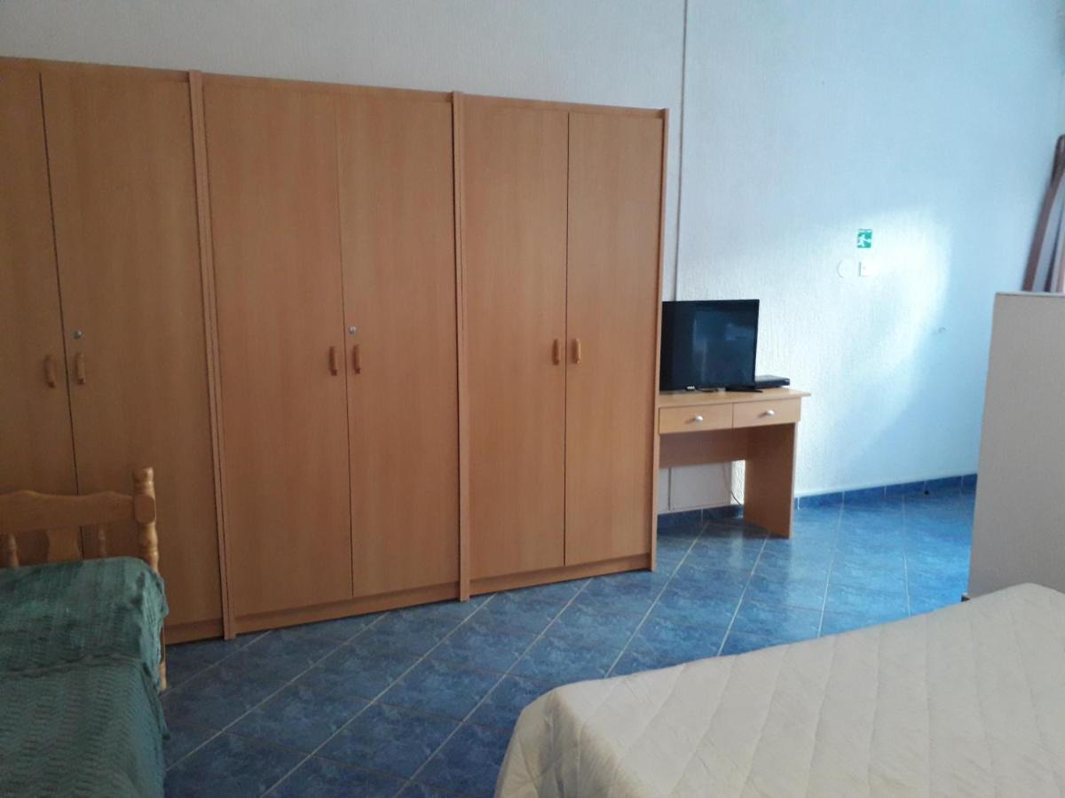 Delfin Apartments Sveti Juraj Buitenkant foto