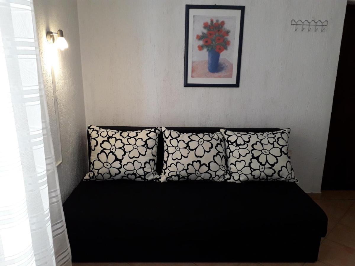 Delfin Apartments Sveti Juraj Buitenkant foto