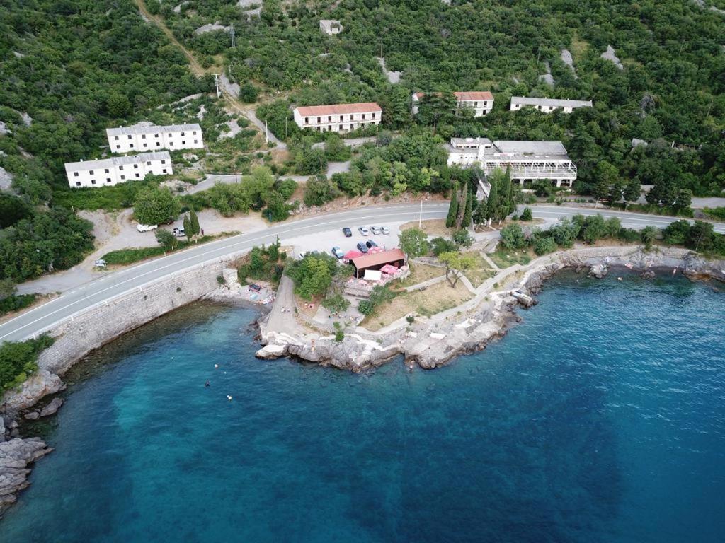 Delfin Apartments Sveti Juraj Buitenkant foto