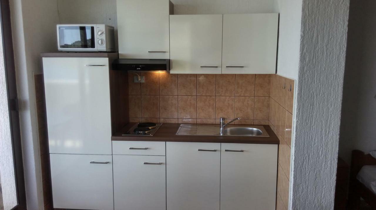 Delfin Apartments Sveti Juraj Buitenkant foto
