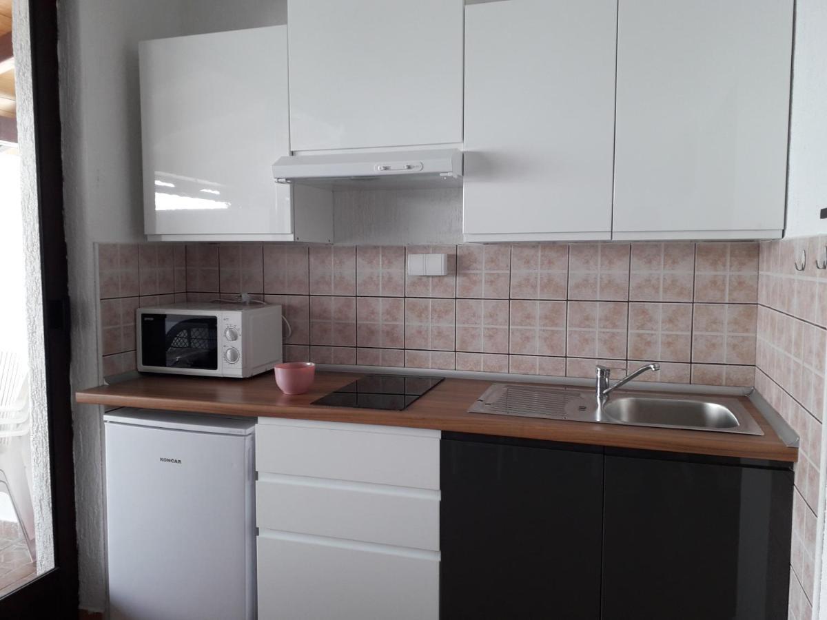Delfin Apartments Sveti Juraj Buitenkant foto